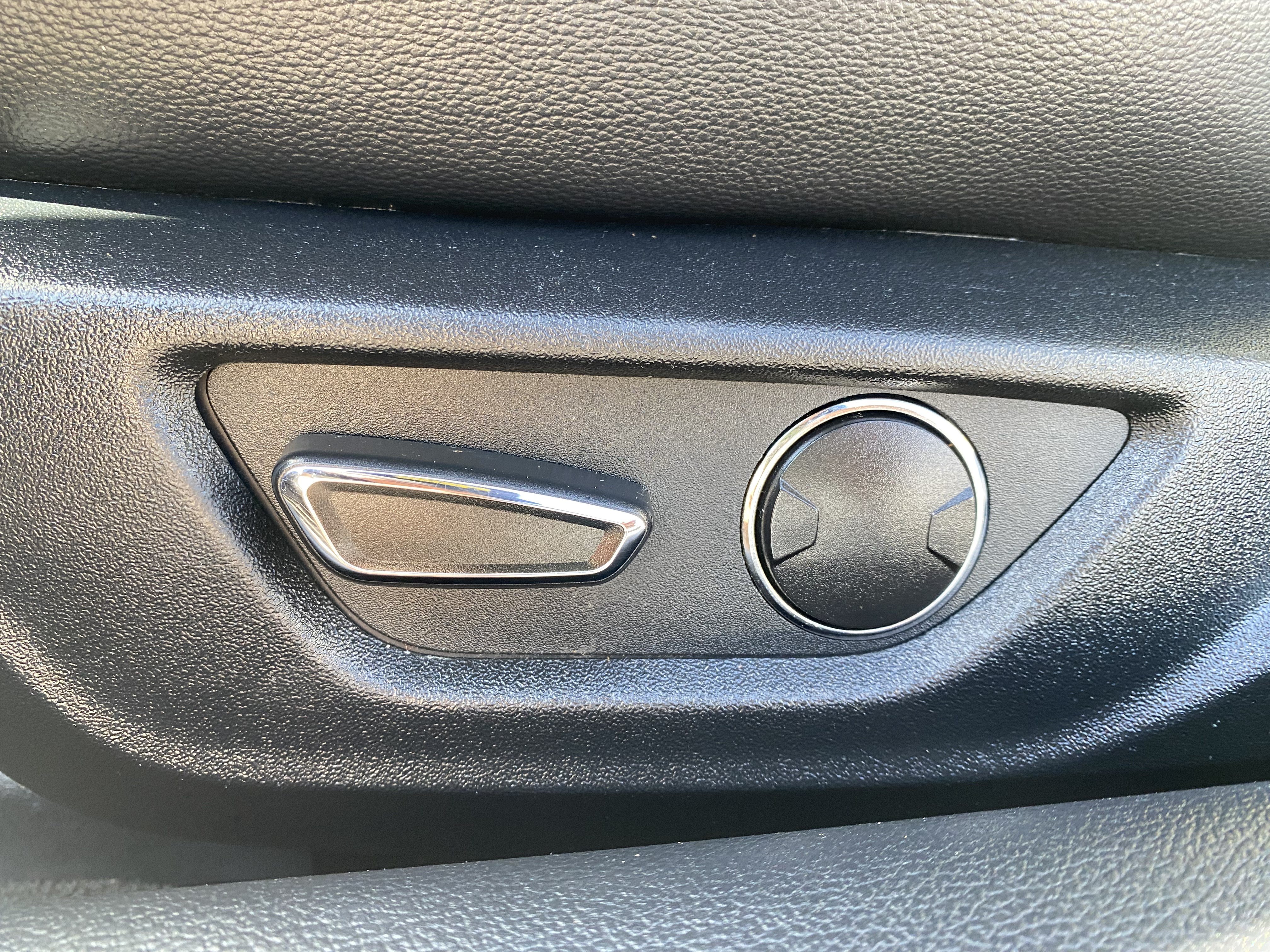 Used 2018 Ford Mustang Premium RWD image 17