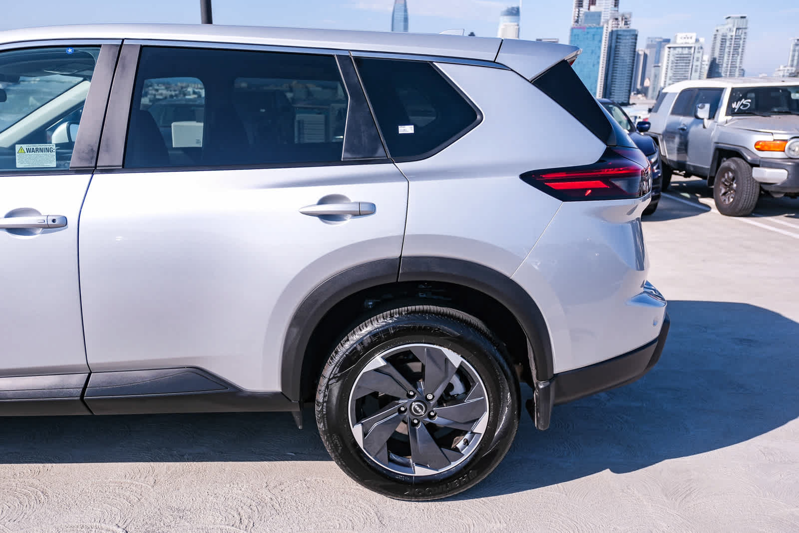 Used 2025 Nissan Rogue SV AWD/4WD image 8