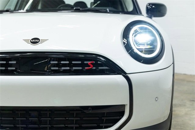Certified 2025 MINI Cooper S image 8