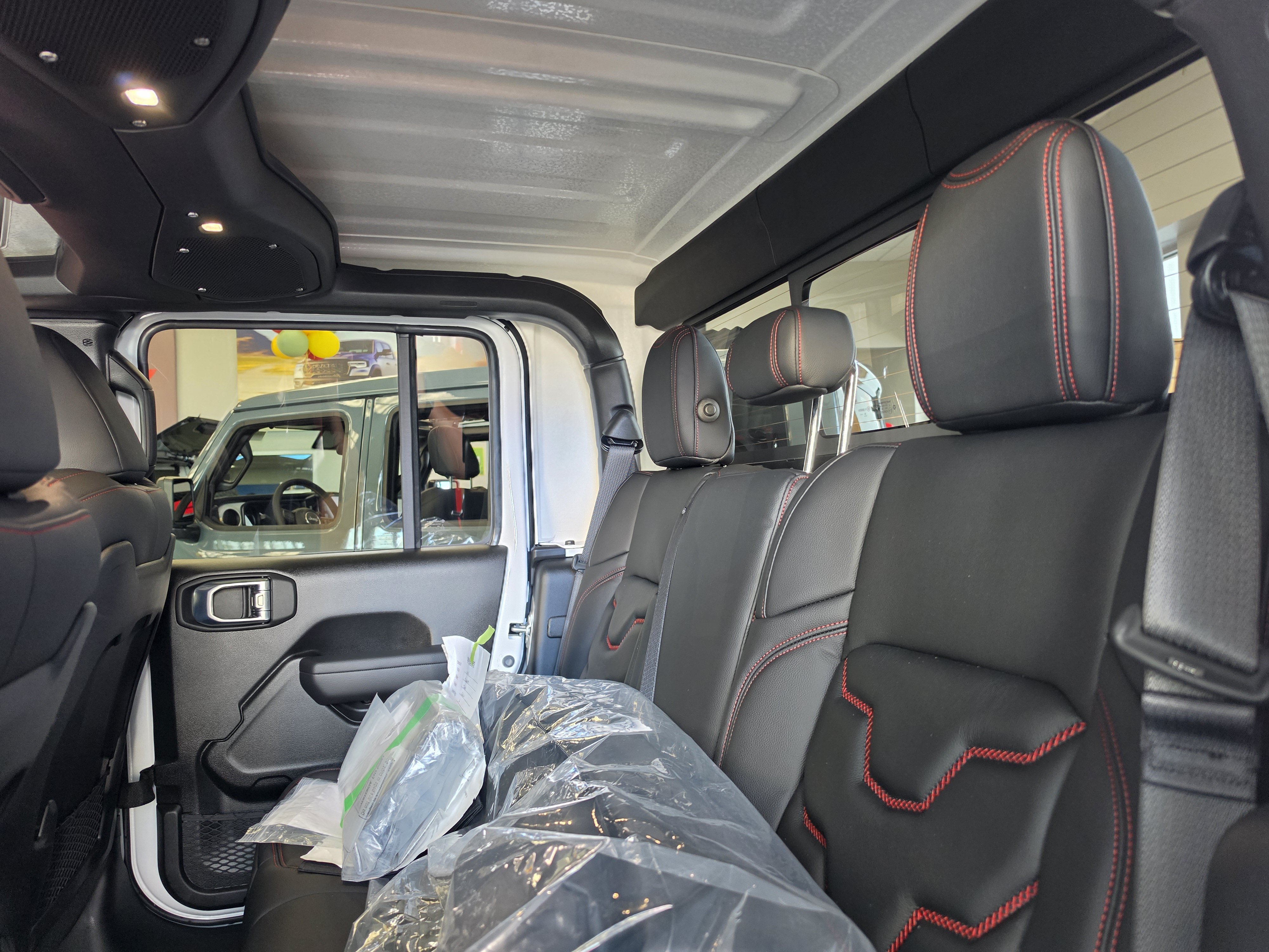 New 2026 Jeep Gladiator Rubicon w/ Technology Group AWD/4WD image 14