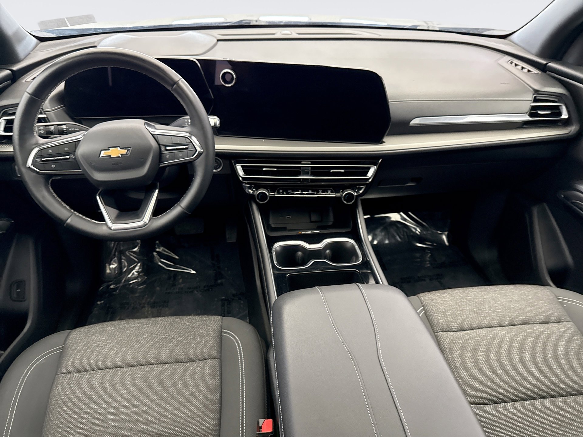 Used 2025 Chevrolet Traverse LT w/ Sun and Wheel Package image 14