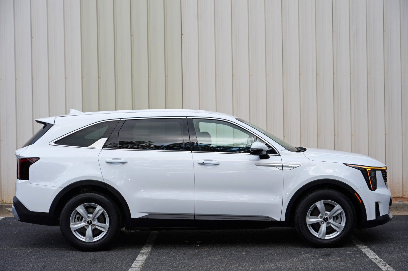 Used 2024 Kia Sorento LX FWD image 46