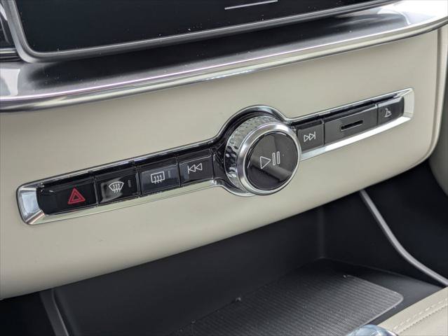 New 2026 Volvo XC90 T8 Ultra w/ Lounge Package AWD/4WD image 10