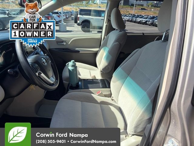 Used 2017 Toyota Sienna LE AWD/4WD image 11