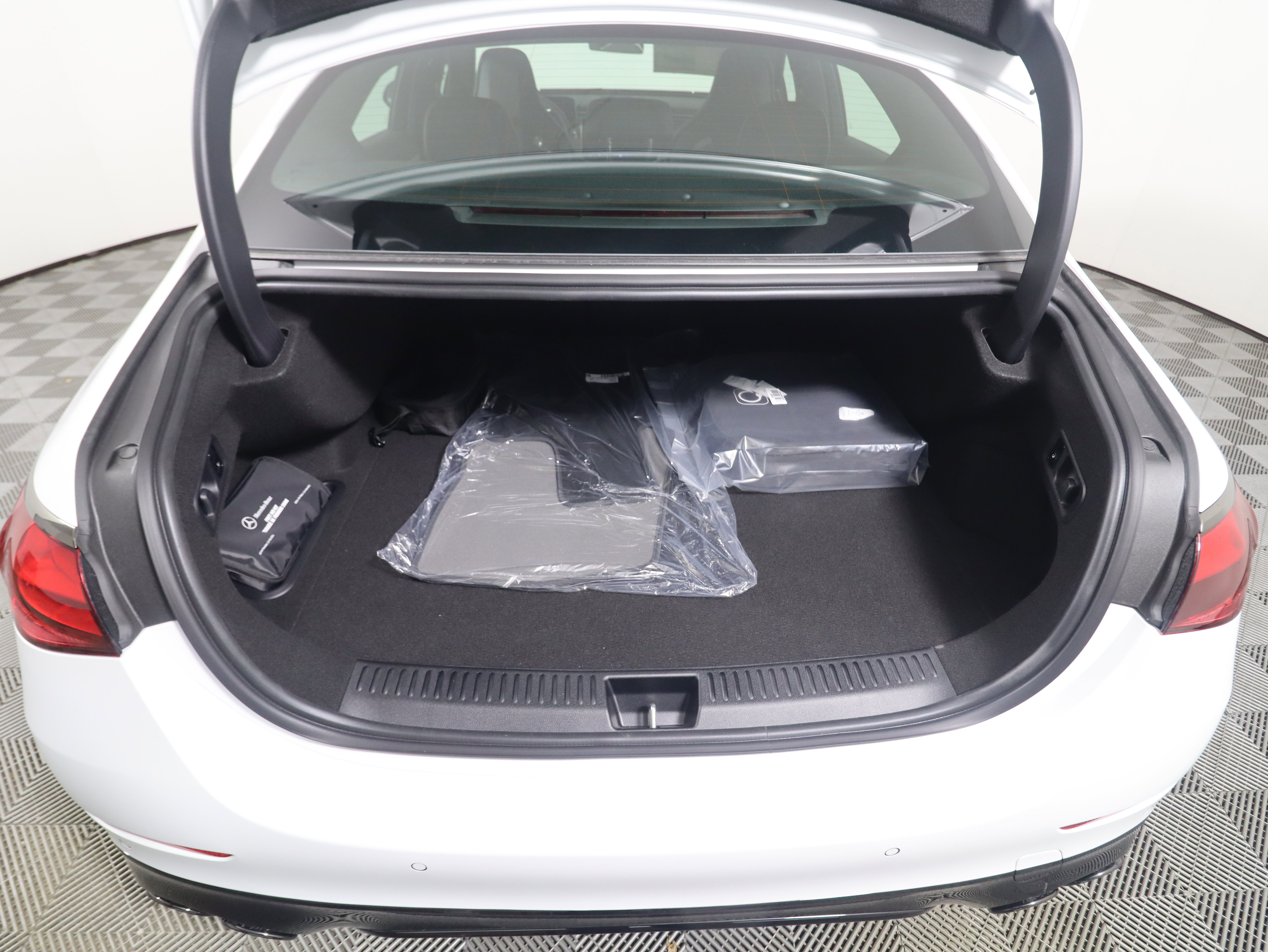 New 2026 Mercedes-Benz E 53 AMG e 4MATIC Sedan image 20