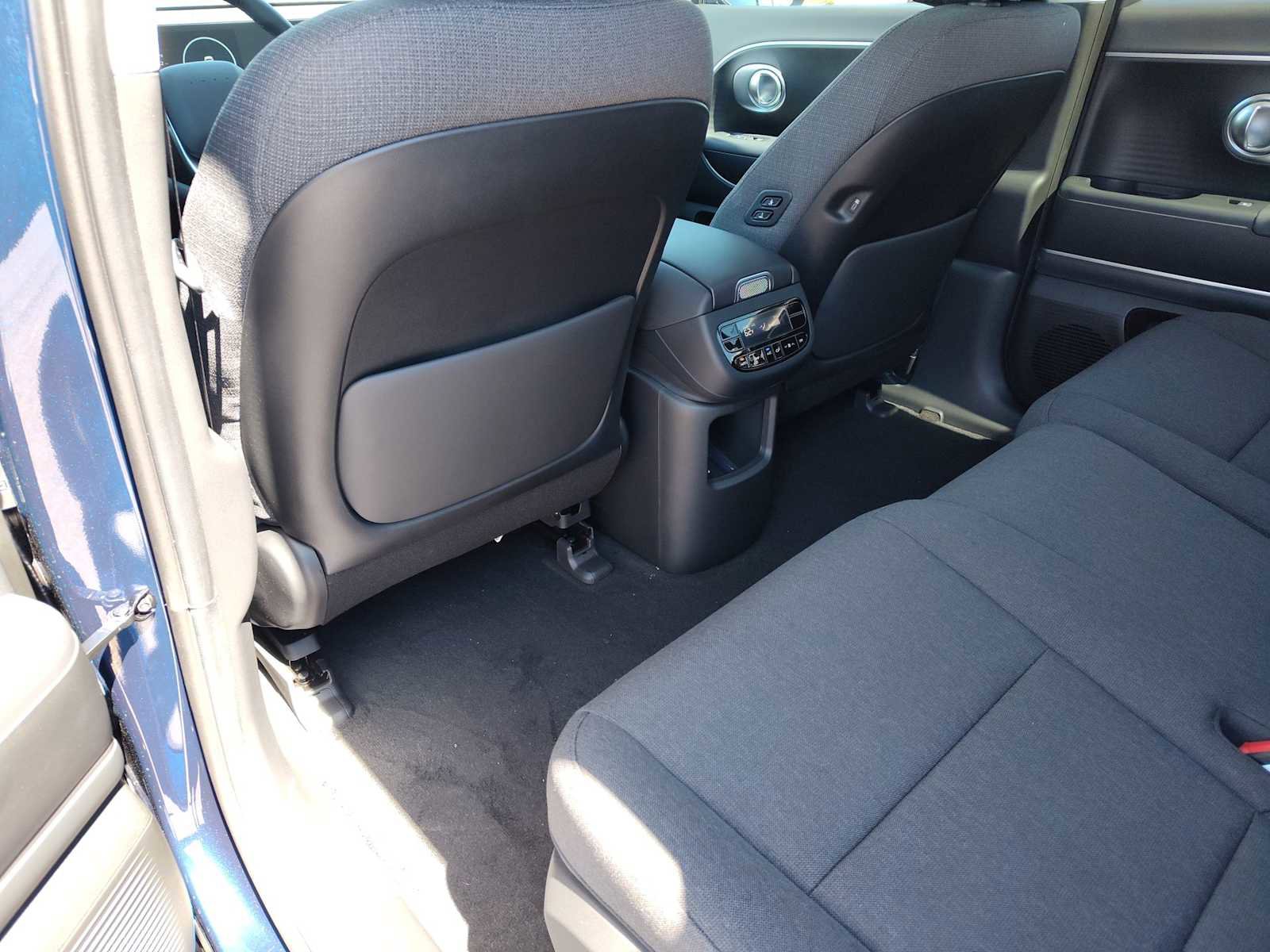 New 2026 Hyundai Ioniq 9 SE image 15