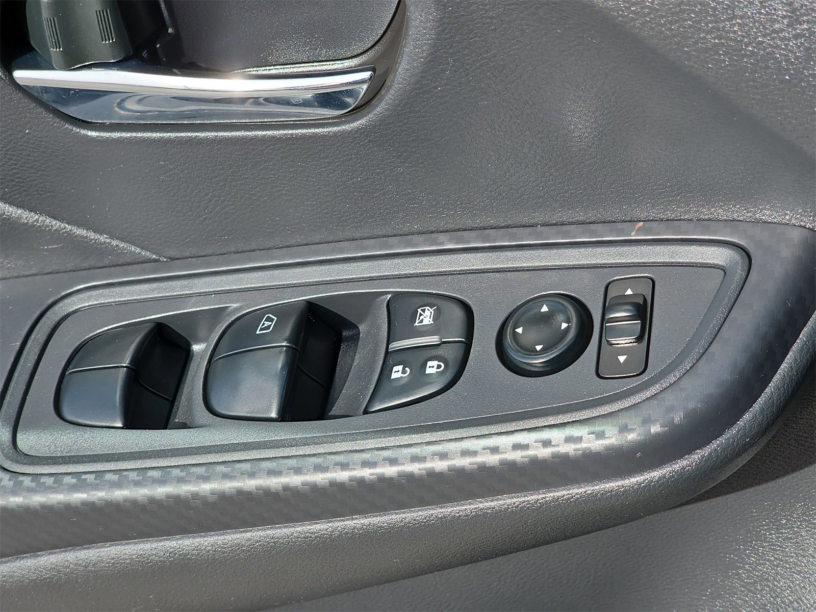 Used 2024 Nissan Versa SV image 31