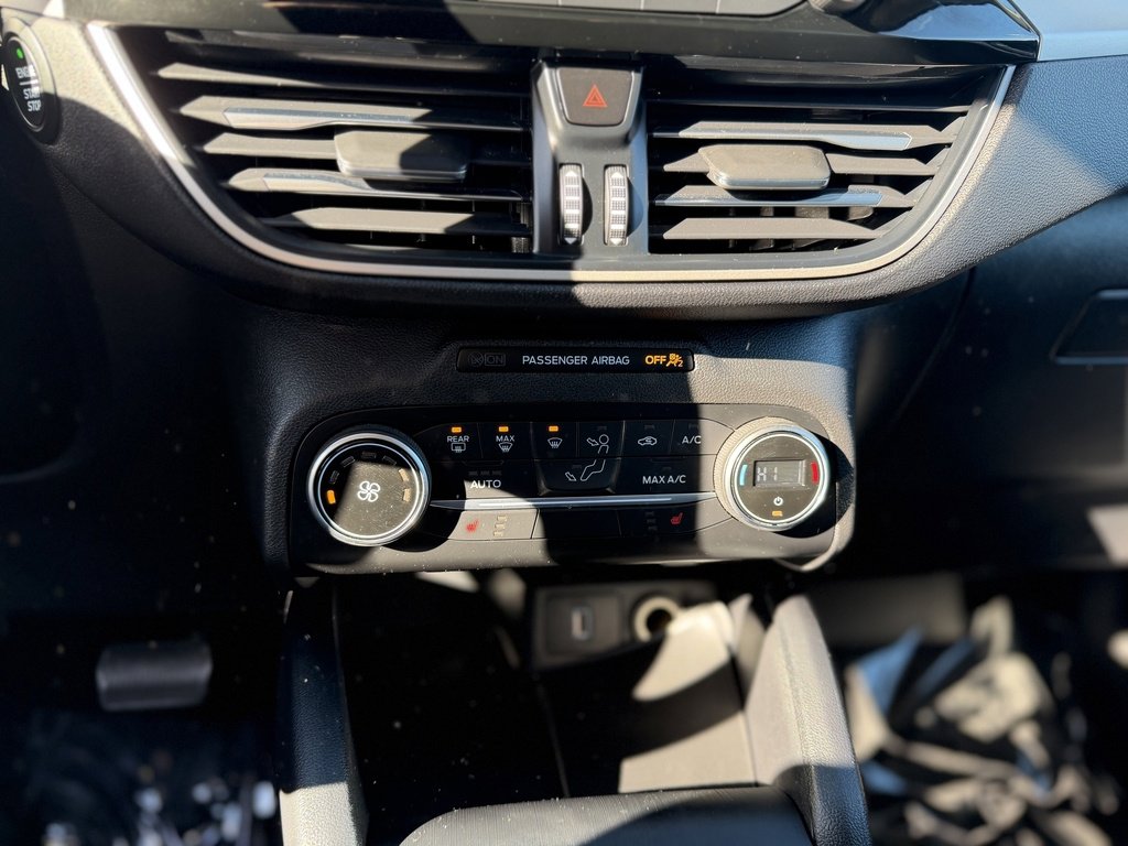 Used 2020 Ford Escape SE image 15