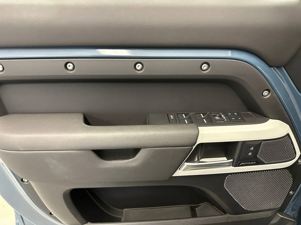 Used 2024 Land Rover Defender 110 S image 17