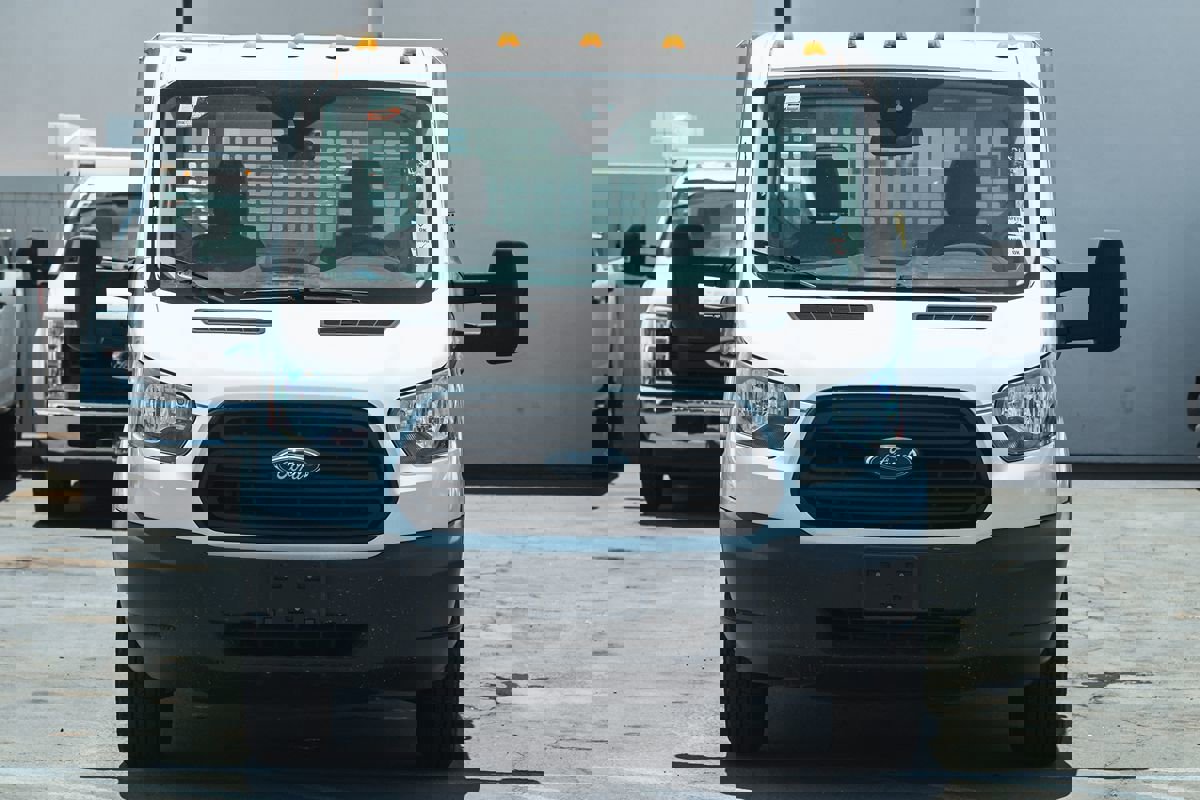 Used 2018 Ford Transit 250 138 image 4