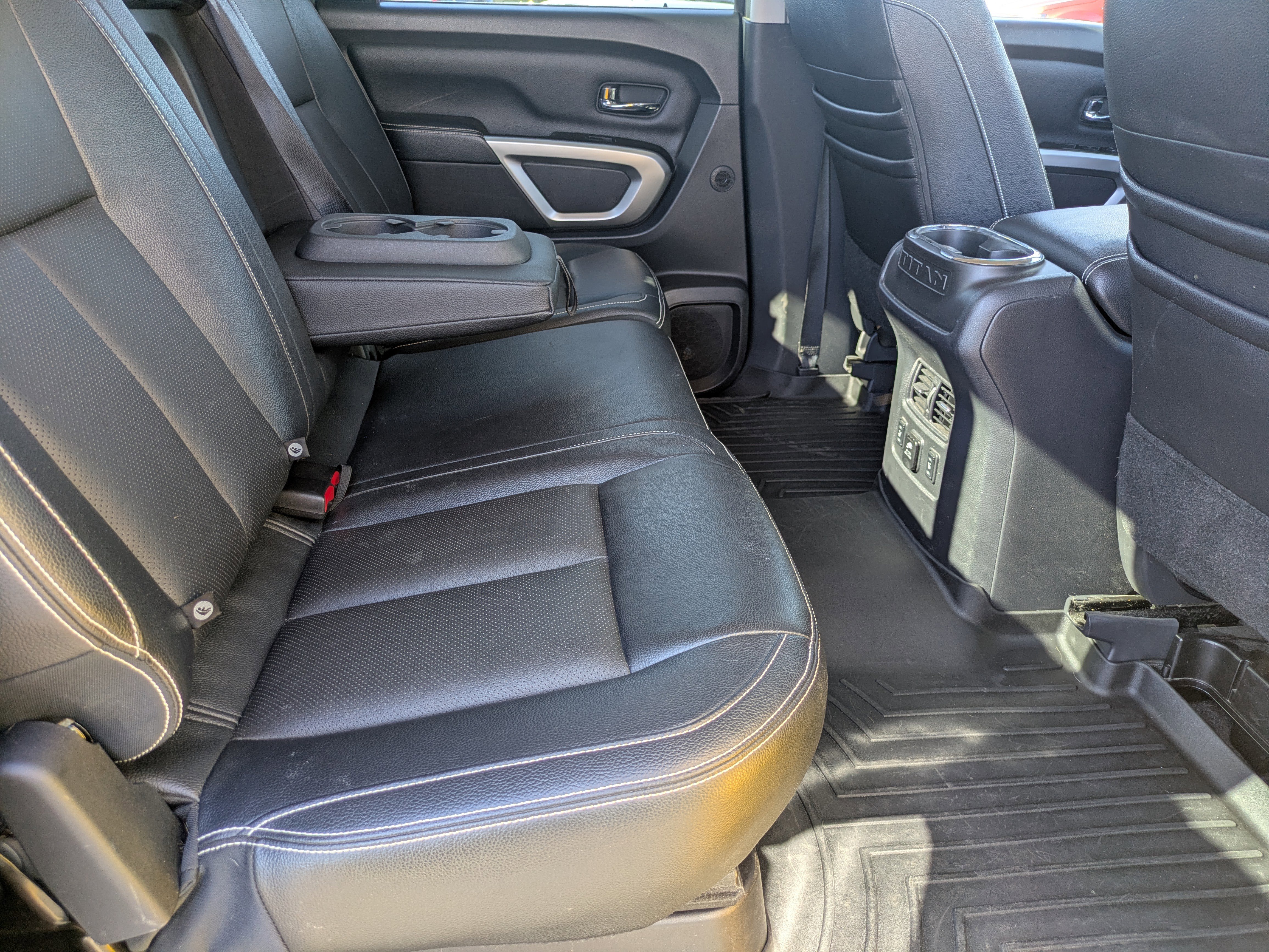 Used 2017 Nissan Titan PRO-4X w/ Pro-4x Convenience Package image 13