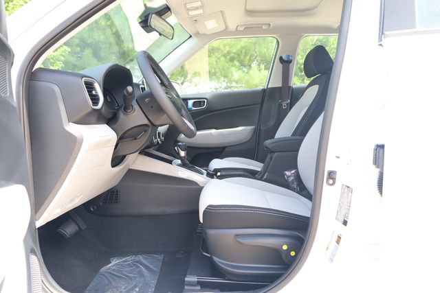 New 2026 Hyundai Venue SEL FWD image 10