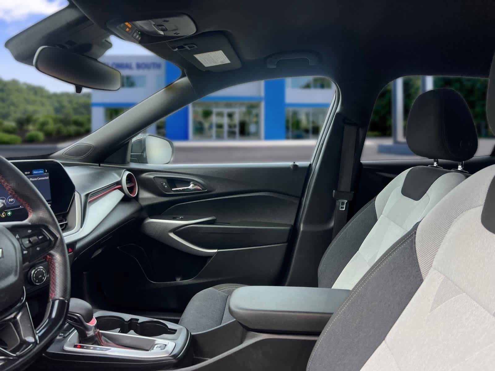 Certified 2024 Chevrolet Trax RS FWD image 12