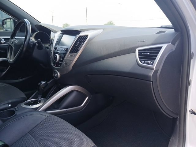Used 2016 Hyundai Veloster w/ Option Group 03 FWD image 15