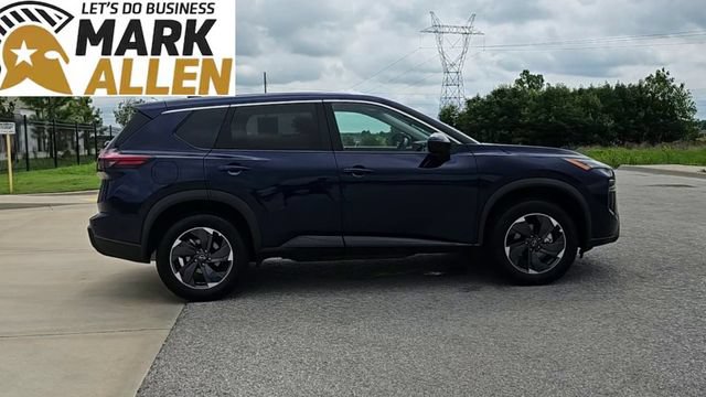 Used 2025 Nissan Rogue SV FWD image 9