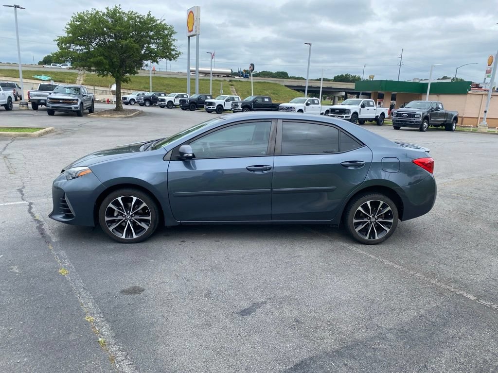 Used 2017 Toyota Corolla SE w/ Body Protection Package FWD image 4