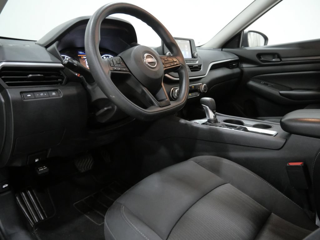 Used 2024 Nissan Altima 2.5 S FWD image 11