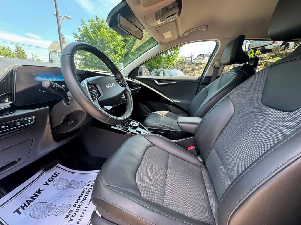 Used 2023 Kia Niro Wind w/ Wind Preserve Package FWD image 16