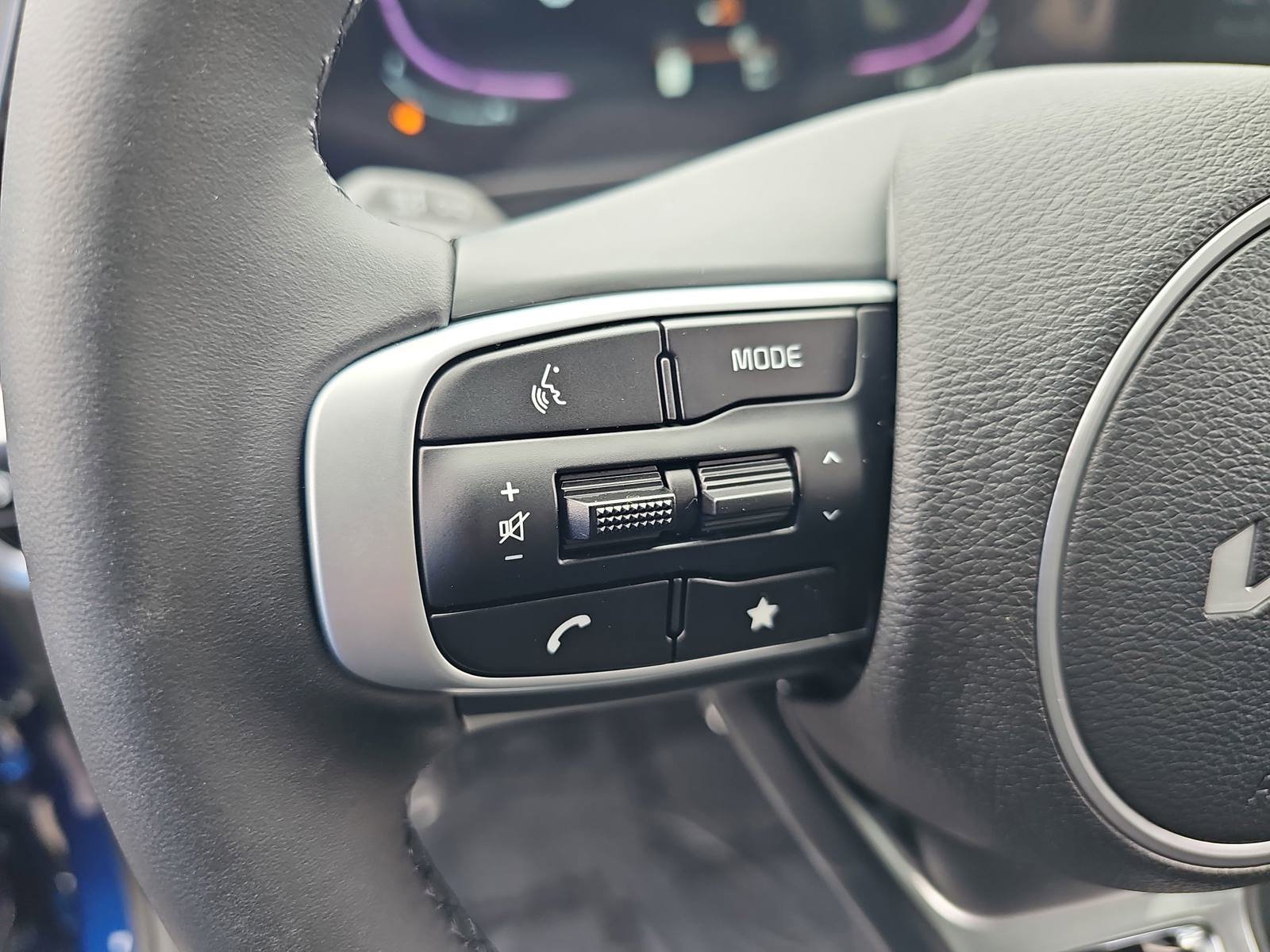 New 2025 Kia Sportage EX FWD image 17