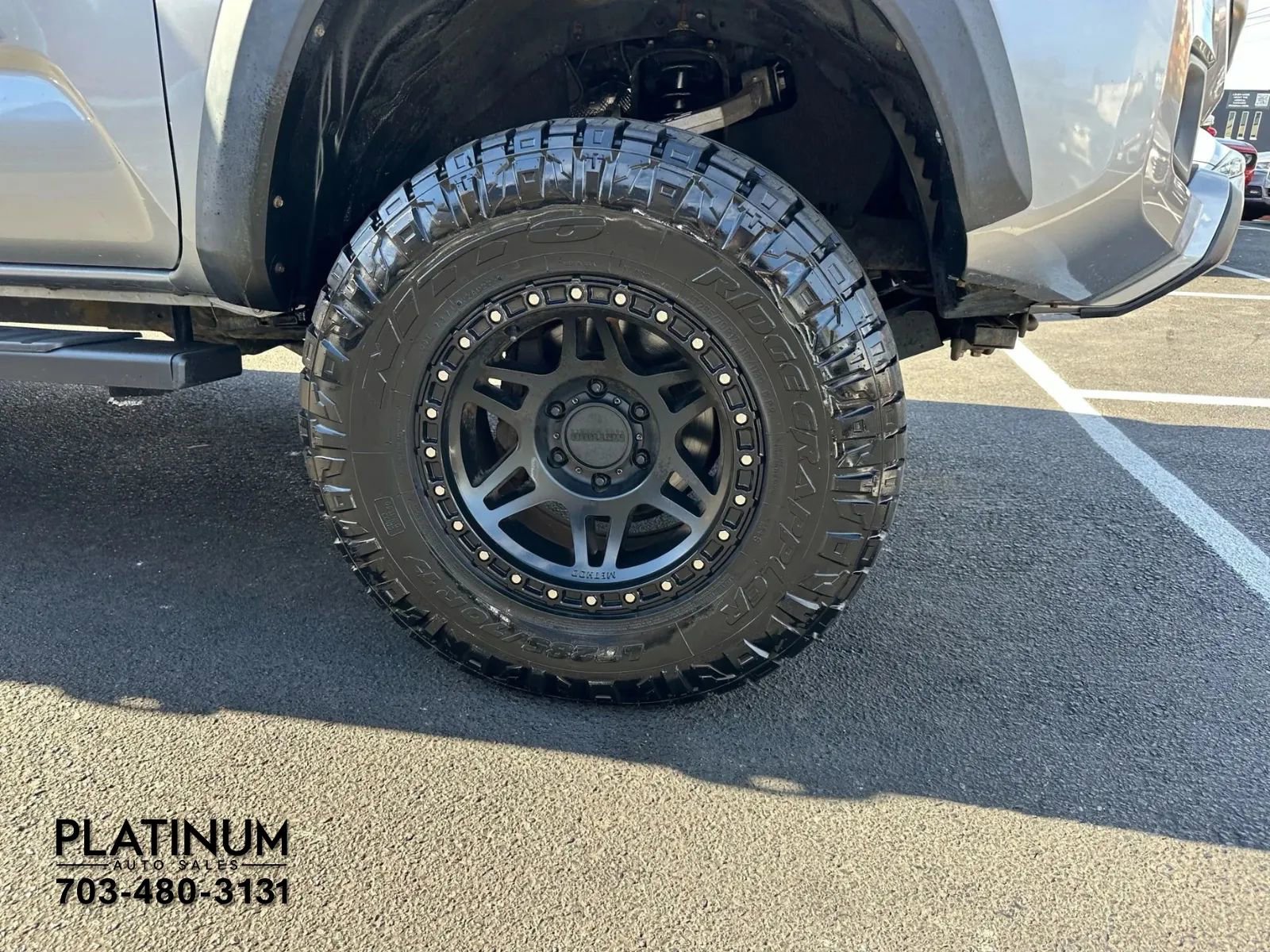 Used 2017 Toyota Tacoma TRD Off-Road image 18