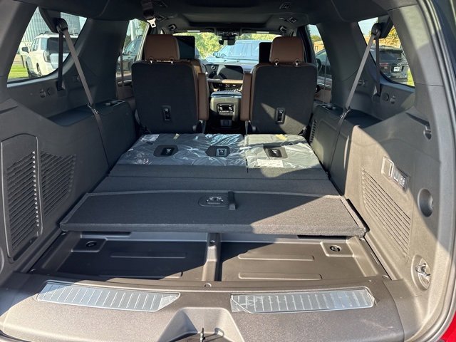 New 2026 Chevrolet Suburban High Country image 13