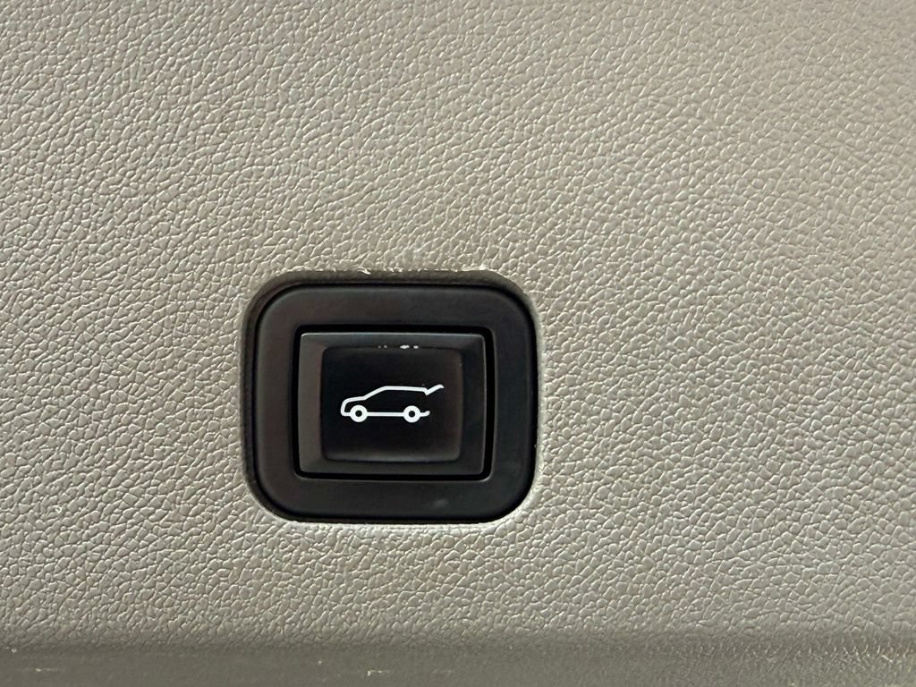 Used 2020 Cadillac XT6 Premium Luxury FWD image 18