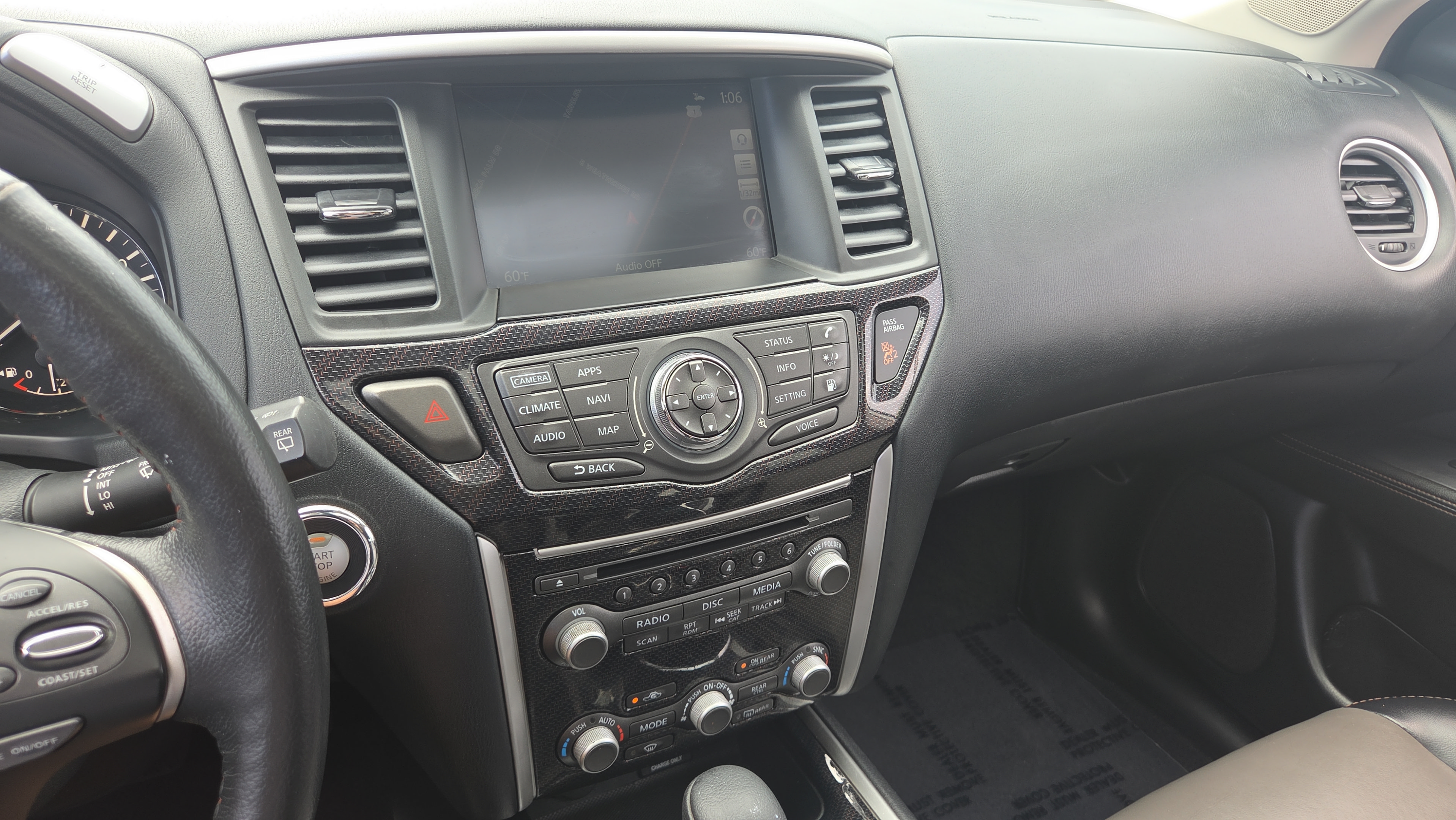 Used 2020 Nissan Pathfinder SL AWD/4WD image 31
