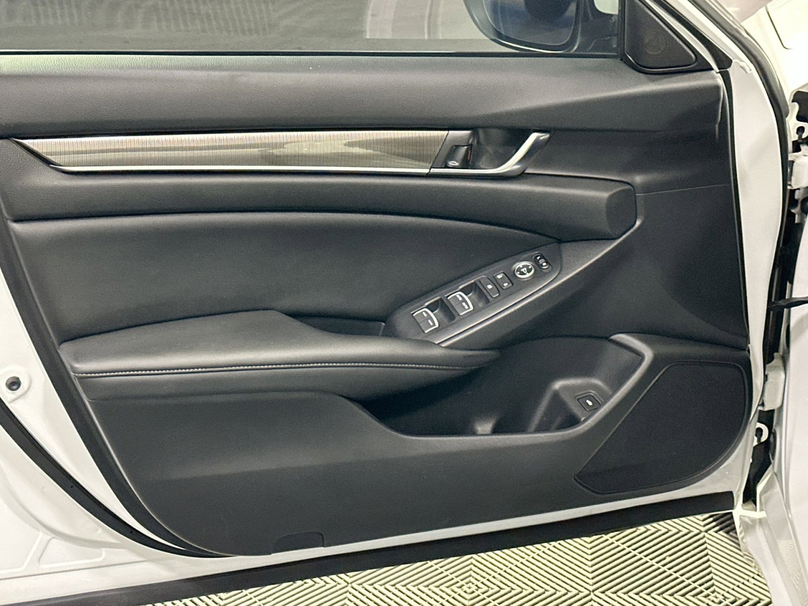 Used 2019 Honda Accord Sport image 15