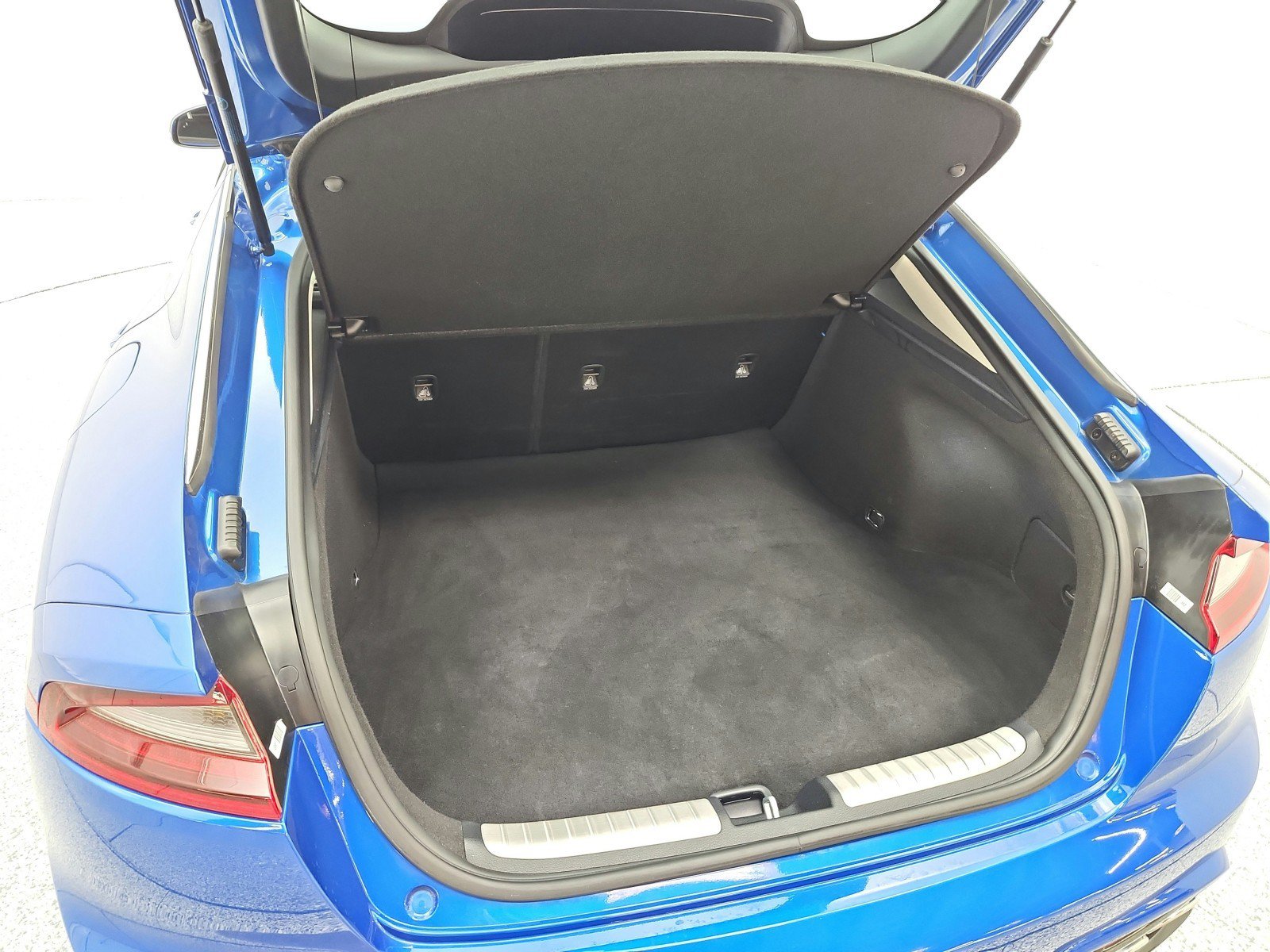 Used 2019 Kia Stinger RWD image 21