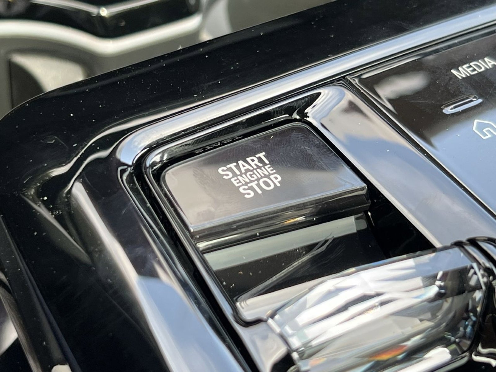 New 2026 BMW 550e xDrive w/ Executive Package image 31