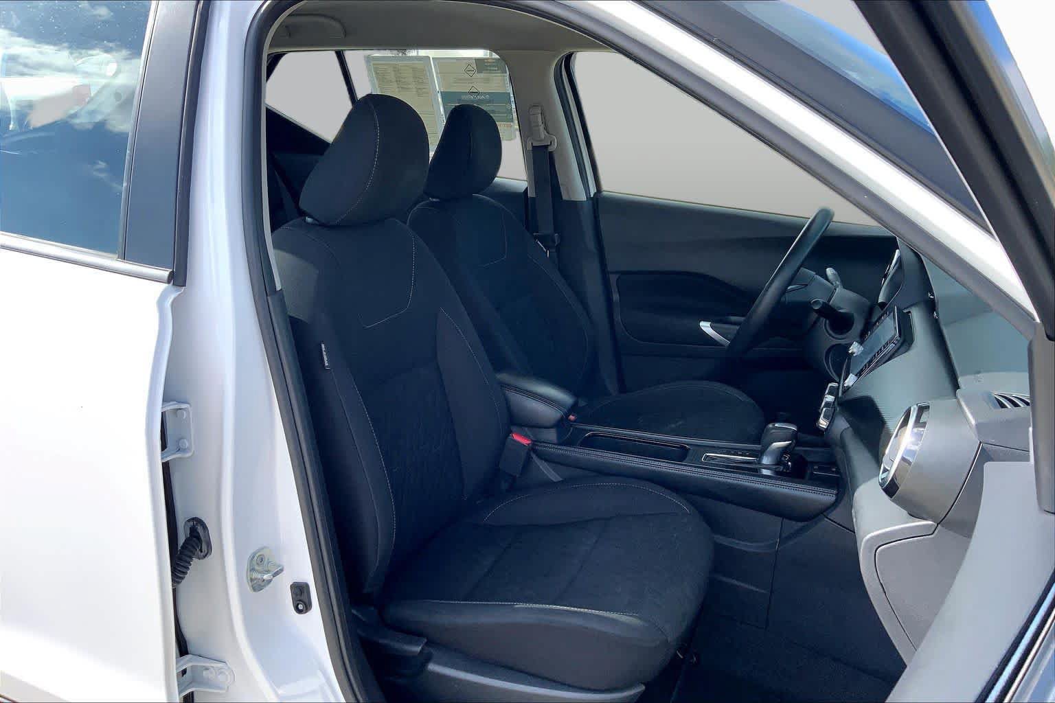 Used 2023 Nissan Kicks SV FWD image 9