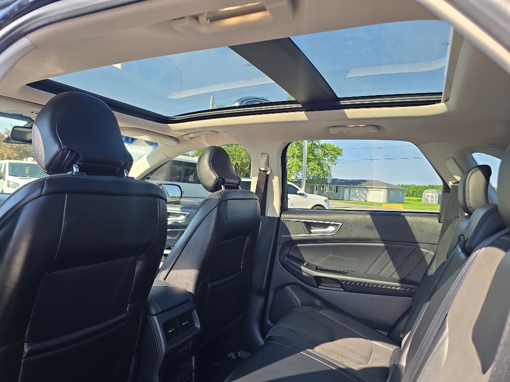 Used 2018 Ford Edge Sport w/ Equipment Group 401A AWD/4WD image 16