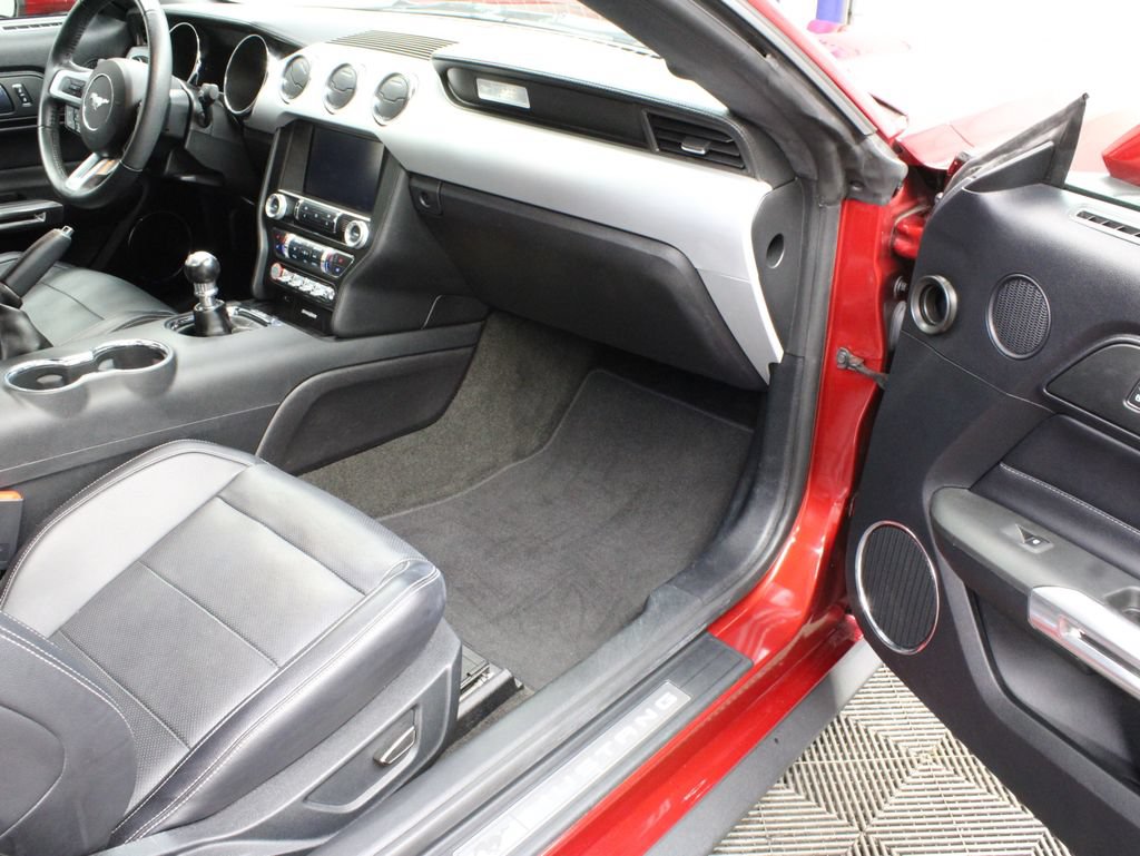 Used 2015 Ford Mustang Premium RWD image 31