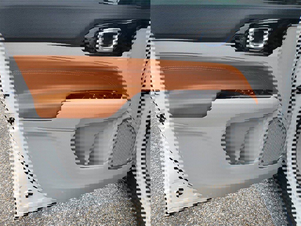 Used 2022 Jeep Compass Limited image 8