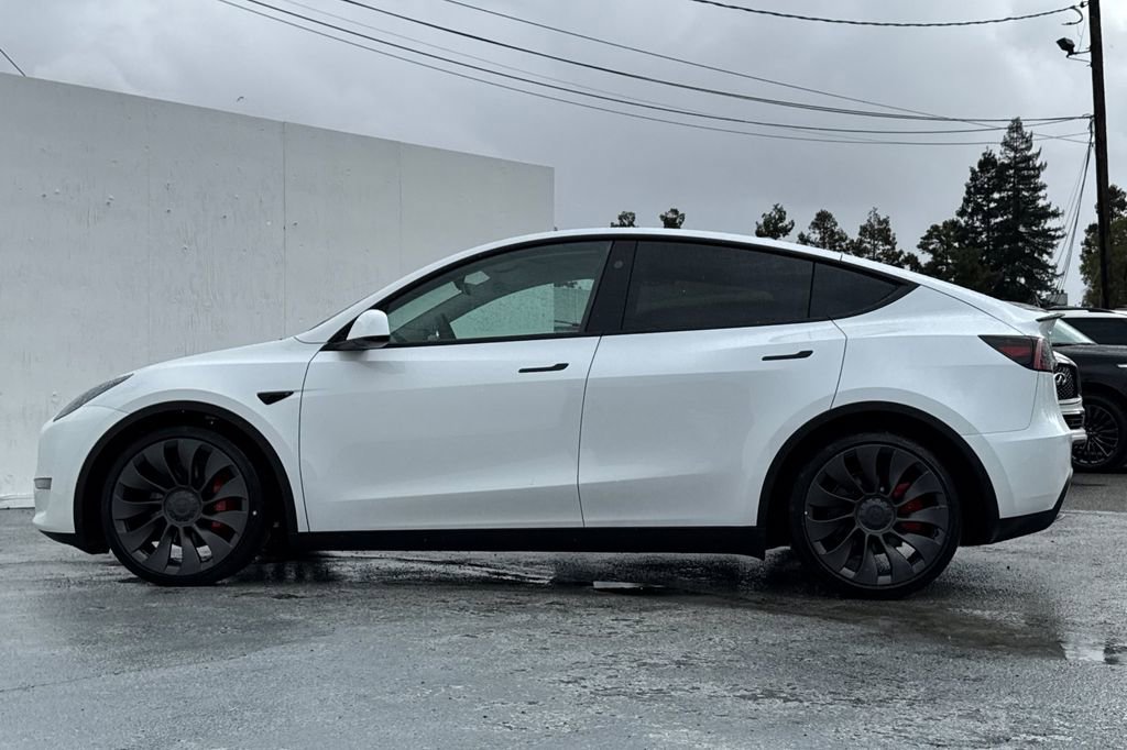 Used 2025 Tesla Model Y Performance image 6