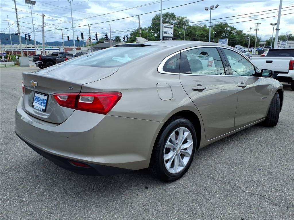 Used 2025 Chevrolet Malibu LT FWD image 4