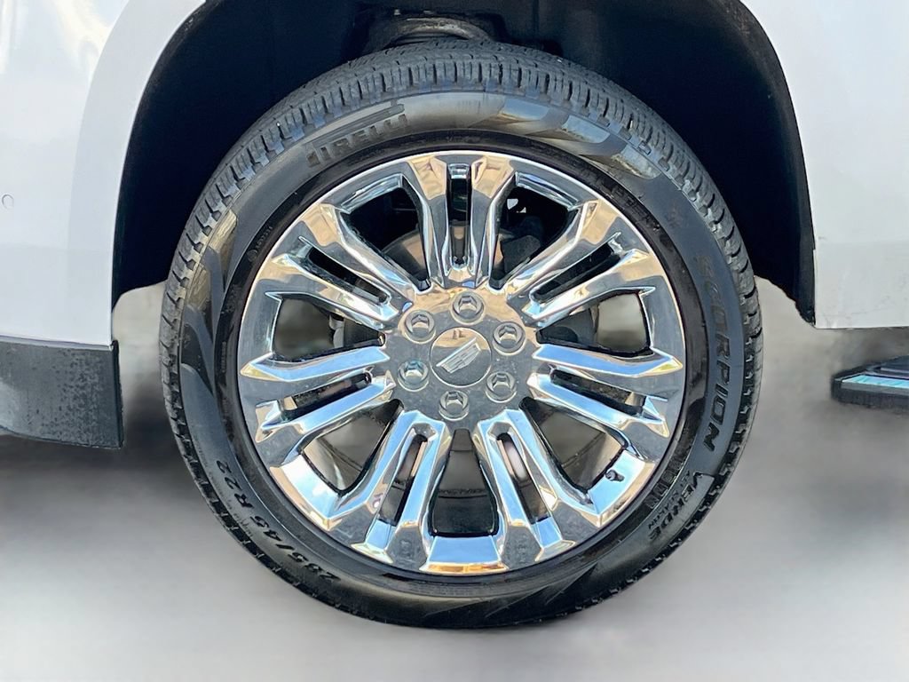 Used 2019 Cadillac Escalade Luxury w/ LPO, Radiant Package RWD image 34