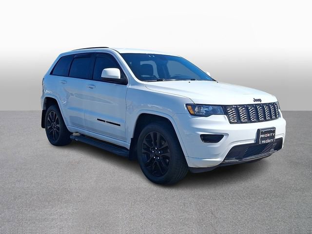 Used 2020 Jeep Grand Cherokee Altitude image 3