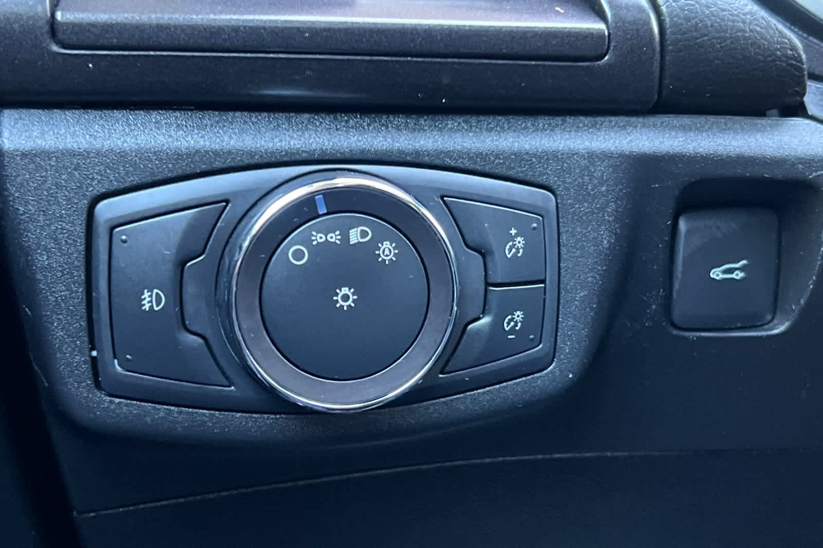 Used 2019 Ford Fusion Energi Titanium FWD image 30