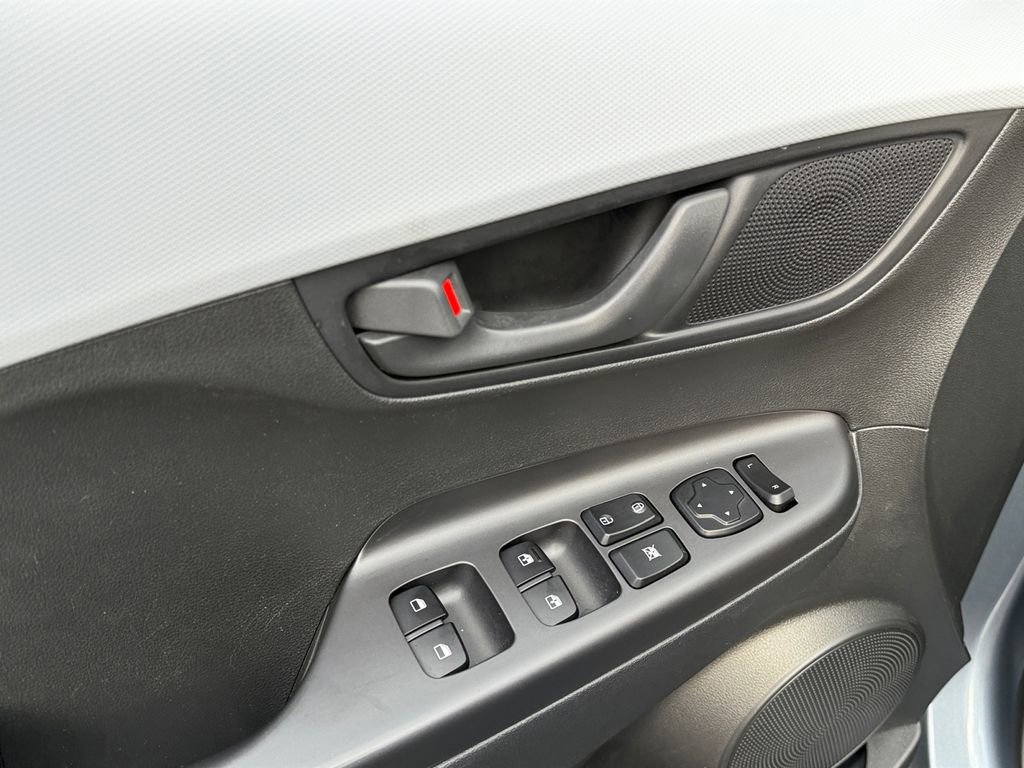 Used 2018 Hyundai Kona SEL image 14