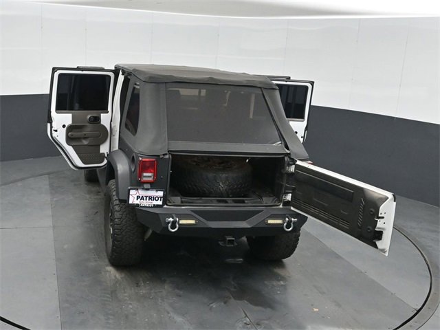 Used 2015 Jeep Wrangler Unlimited Rubicon image 52