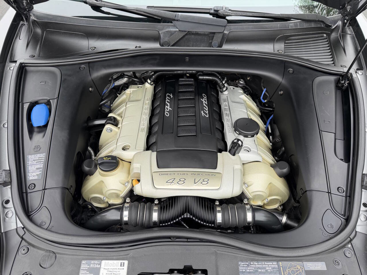 Used 2008 Porsche Cayenne Turbo AWD/4WD image 32
