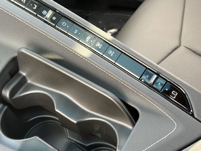 Used 2025 Chevrolet Corvette Z06 RWD image 18