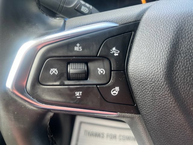 Used 2025 Chevrolet Trax LT w/ LT Convenience Package FWD image 30