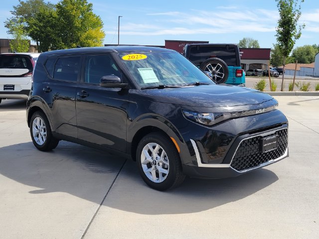 Certified 2025 Kia Soul LX w/ LX Technology Package FWD image 7