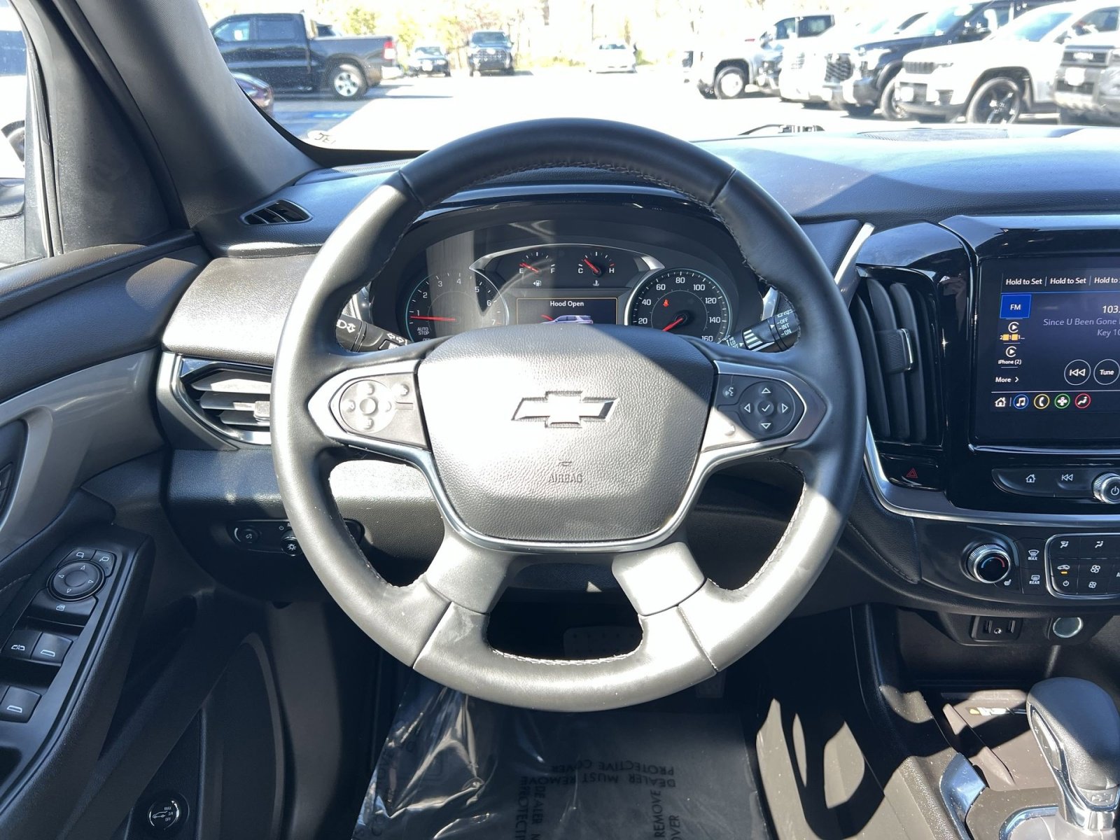 Used 2023 Chevrolet Traverse LT image 16