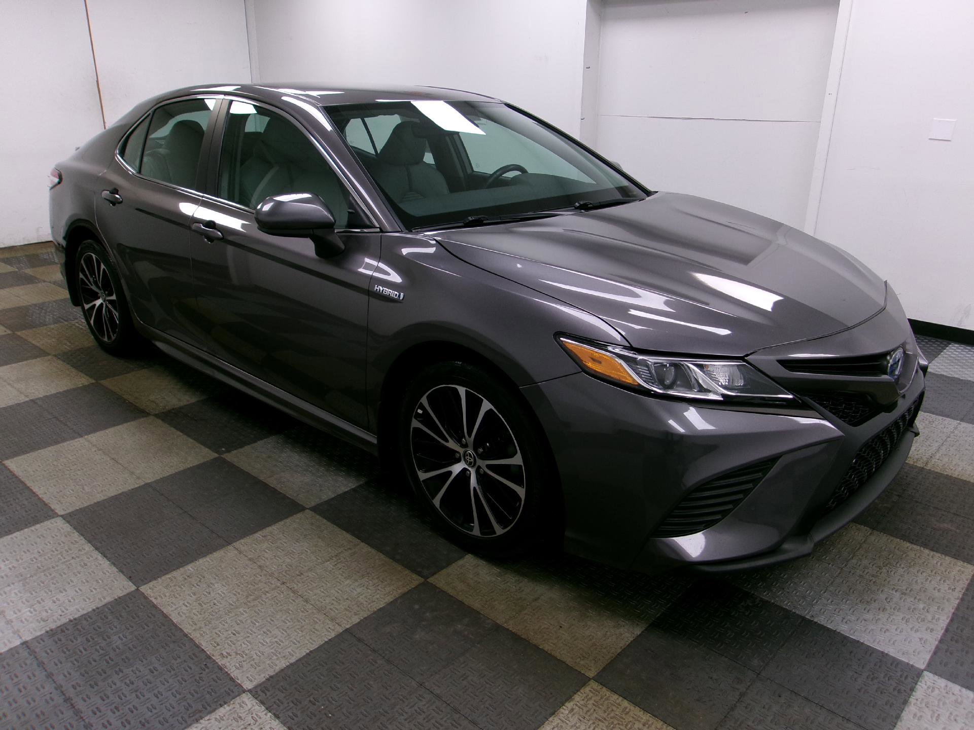 Used 2020 Toyota Camry SE image 12