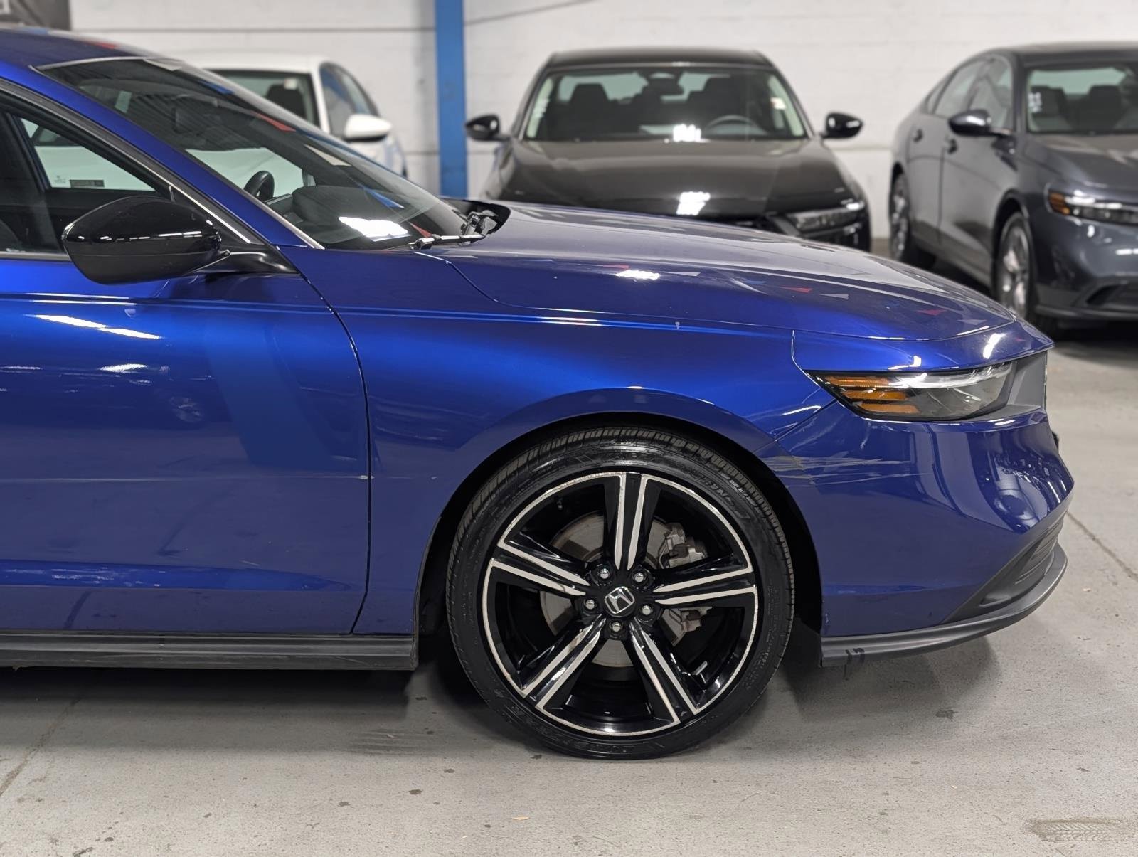 Used 2023 Honda Accord Sport image 4
