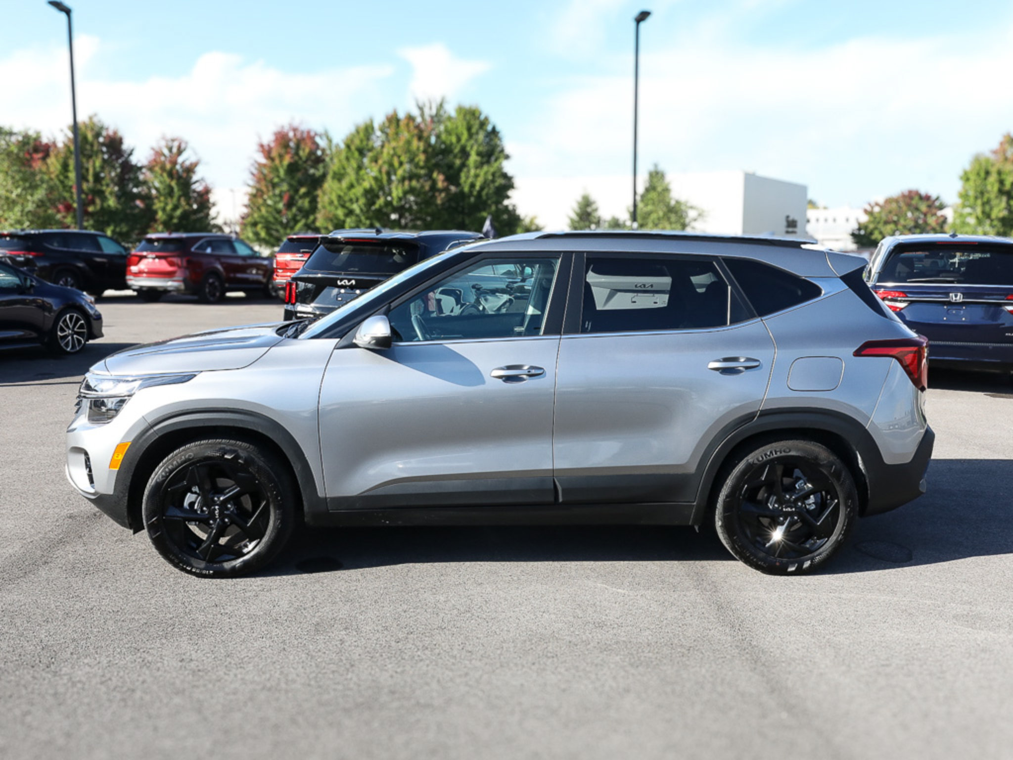 Certified 2026 Kia Seltos EX w/ EX Sunroof Package FWD image 2