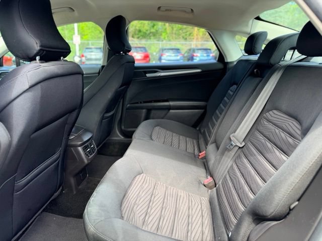 Used 2016 Ford Fusion SE FWD image 22